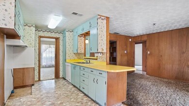 1316 E 9th St, Bonham, TX 75418 - photo 7