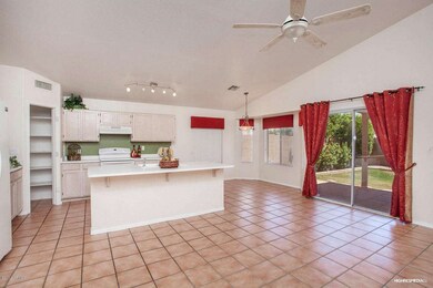 Eat-in Kitchen