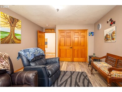 3877 SW Dahlia Ln, Waldport, OR 97394 - photo 4