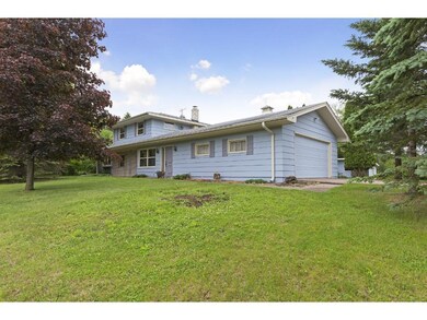Welcome home to 13762 Tomahawk Drive S, a terrific