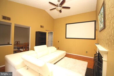 9360 Caspian Way unit 302, Manassas, VA 20110 - photo 4