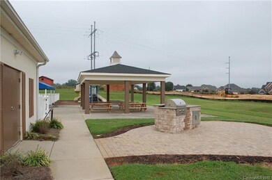 108 Fleming Dr unit 104, Statesville, NC 28677 - photo 2