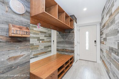 69 Country Dr E unit 54, Staten Island, NY 10314 - photo 3