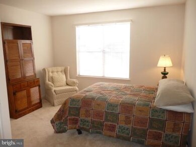 8050 Lisle Dr unit 219, Manassas, VA 20109 - photo 5