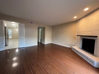 10282 Longmont Dr unit 39/7, Houston, TX 77042 - photo 5