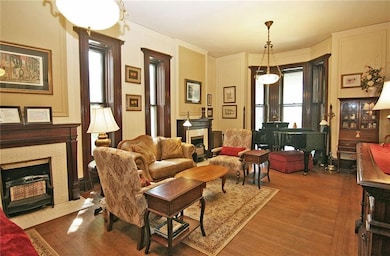 The living room (aka Parlor in 1890 terms) is perf