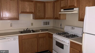 6011 Emerson St unit 416, Bladensburg, MD 20710 - photo 6