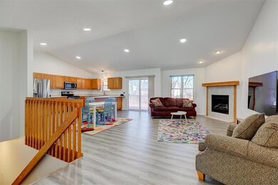 4113 Bayview Ct, Des Moines, IA 50320 - photo 4