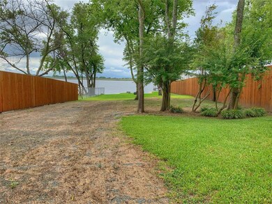 1303 E Lake Dr, Weatherford, TX 76087 - photo 4