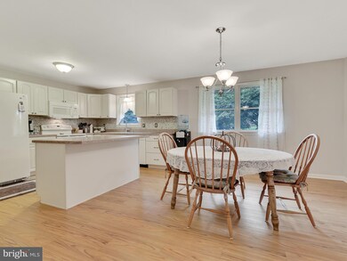 18114 Sky View Ln, Hagerstown, MD 21740 - photo 6