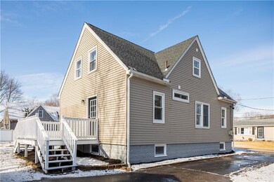 30 Meadowbrook Ave, Warwick, RI 02889 - photo 2