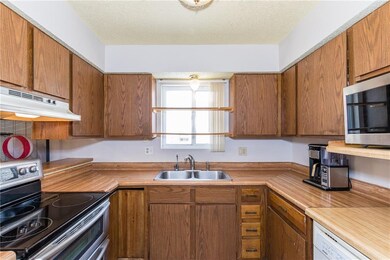 1520 Jefferson Ave, Des Moines, IA 50314 - photo 3