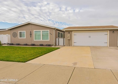 7009 Manor Way, Yakima, WA 98908 - photo 2