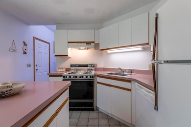 132 Pratt Bridge Rd, Jamaica, VT 05343 - photo 7