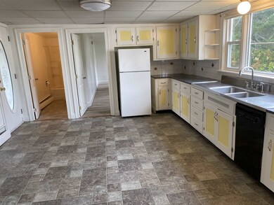 15 Crescent St, Pittsfield, NH 03263 - photo 7