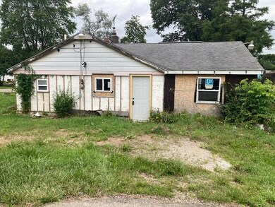 121 Bagg Ave, Jackson, MI 49203 - photo 2