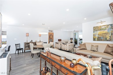 Bonneville Tower unit 112, Euclid, OH 44132 - photo 2