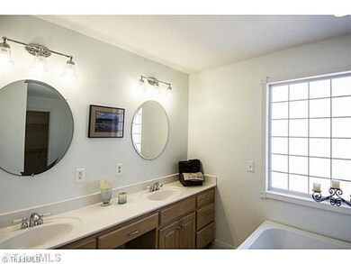 123 Fairgate Dr, Statesville, NC 28625 - photo 4