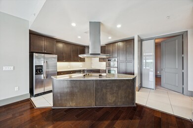 9870 Gaylord Dr unit 726, Houston, TX 77024 - photo 2