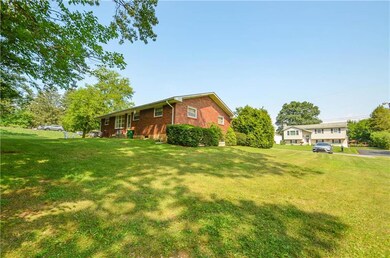 780 Fetters Ln, Allentown, PA 18106 - photo 2