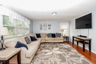 8 Jillian Rose Dr, Oxford, MA 01540 - photo 3