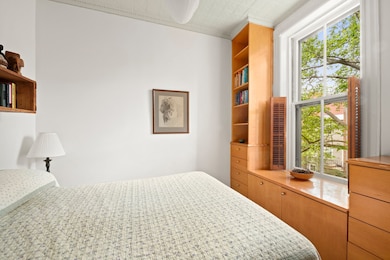 79 Perry St unit 3R, New York, NY 10014 - photo 4