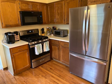 877 Plainfield Naperville Rd, Naperville, IL 60540 - photo 4