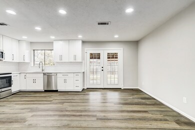 104 Mary Ann Dr, Friendswood, TX 77546 - photo 4