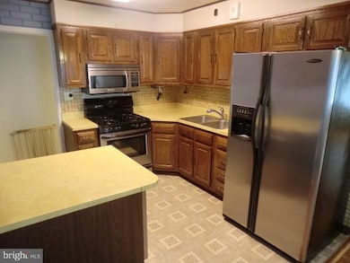 1130 Mchenry Dr, Glen Burnie, MD 21061 - photo 3