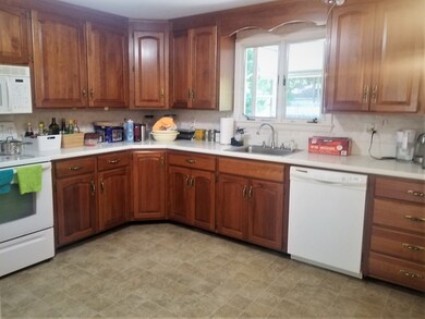 136 Burbank Rd, Longmeadow, MA 01106 - photo 5