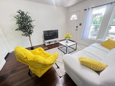 3508 Clarkson Ave unit A, Austin, TX 78722 - photo 2