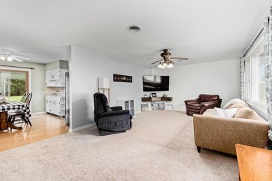 145 Hillcrest Dr, Circleville, OH 43113 - photo 4