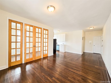 59-11 Queens Blvd unit 5H, Woodside, NY 11377 - photo 2