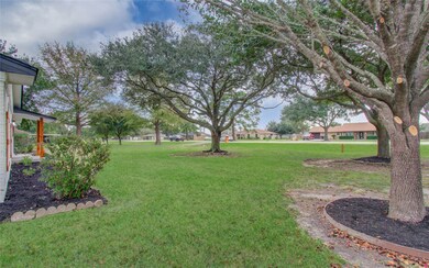 12011 Cherry Point Dr, Dayton, TX 77535 - photo 4