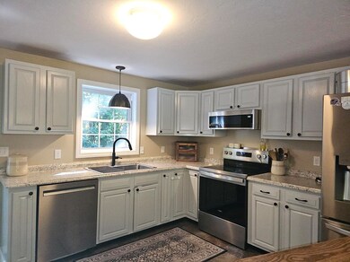 126 N Shore Dr, Barnstead, NH 03225 - photo 6