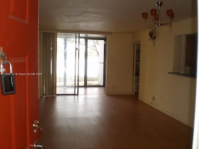 214 Lake Pointe Dr unit 109, Oakland Park, FL 33309 - photo 5