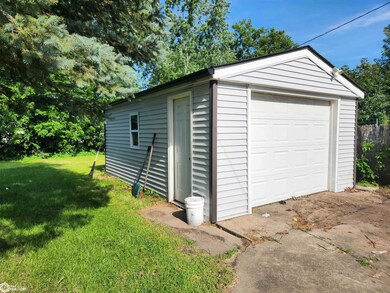 1419 West St, Grinnell, IA 50112 - photo 7