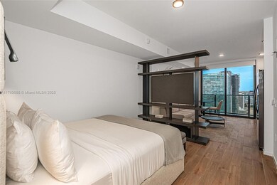 The Elser unit 4008, Miami, FL 33132 - photo 4