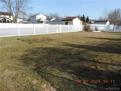 7249 Balla Dr, North Tonawanda, NY 14120 - photo 4
