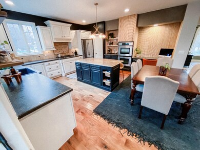 Kitchen / Dining