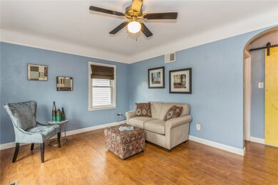 649 29th St SE, Cedar Rapids, IA 52403 - photo 2