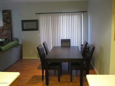 10-Dining area