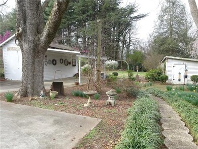 245 N Race St, Statesville, NC 28677 - photo 6