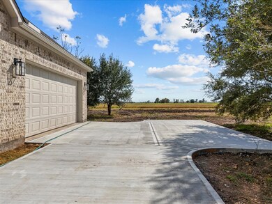 224 Cripple Creek Ln, Angleton, TX 77515 - photo 3
