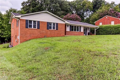 236 Charles Ave, Asheboro, NC 27205 - photo 3