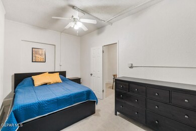 3522 Altura Ave unit B, El Paso, TX 79930 - photo 2