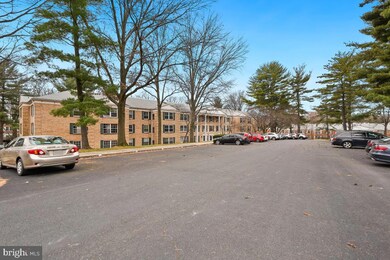 7651 Tremayne Place unit 307, McLean, VA 22102 - photo 3
