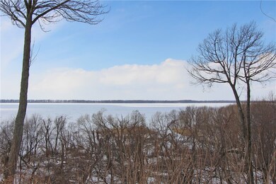Panoramic Views of Lake Erie's Bay and Peninsula