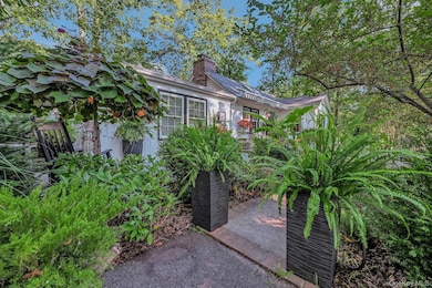 136 Beach Rd, Wading River, NY 11792 - photo 6