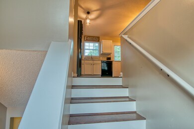 1102 Snowden Terrace, Johnson City, TN 37601 - photo 4